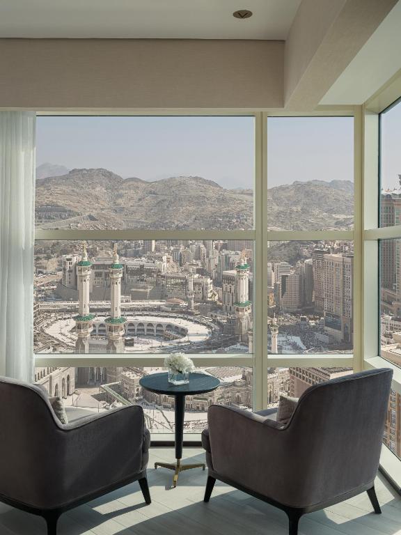 الجناح الرئاسي بثلاث غرف نوم بإطلالة على الكعبة