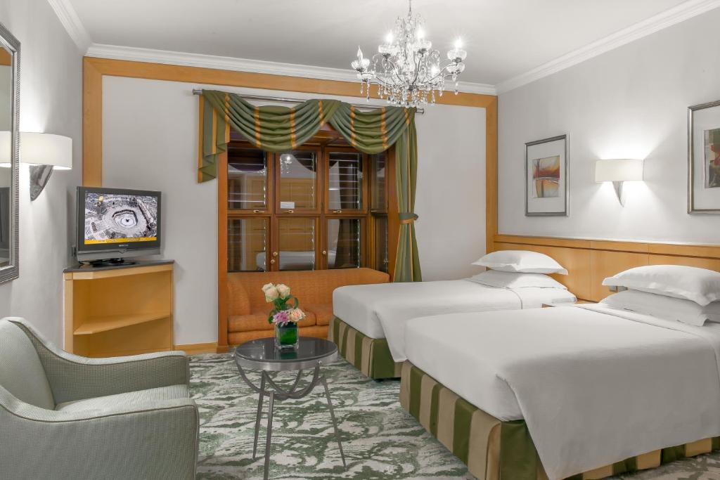 Two Bedroom Villa Haram View with Three Twin Beds
