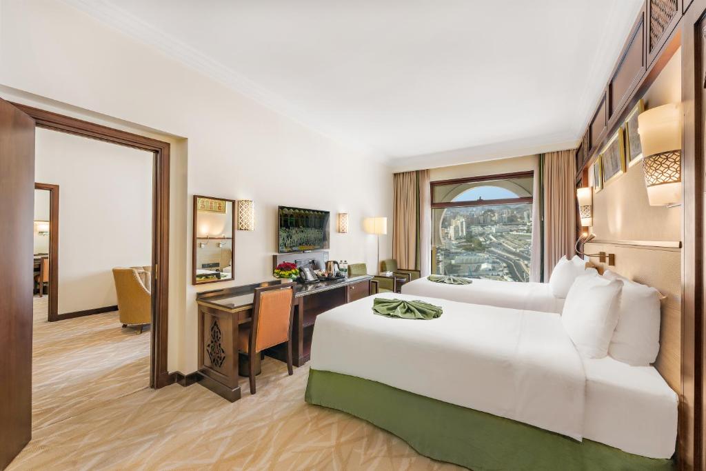 Executive Suite City view