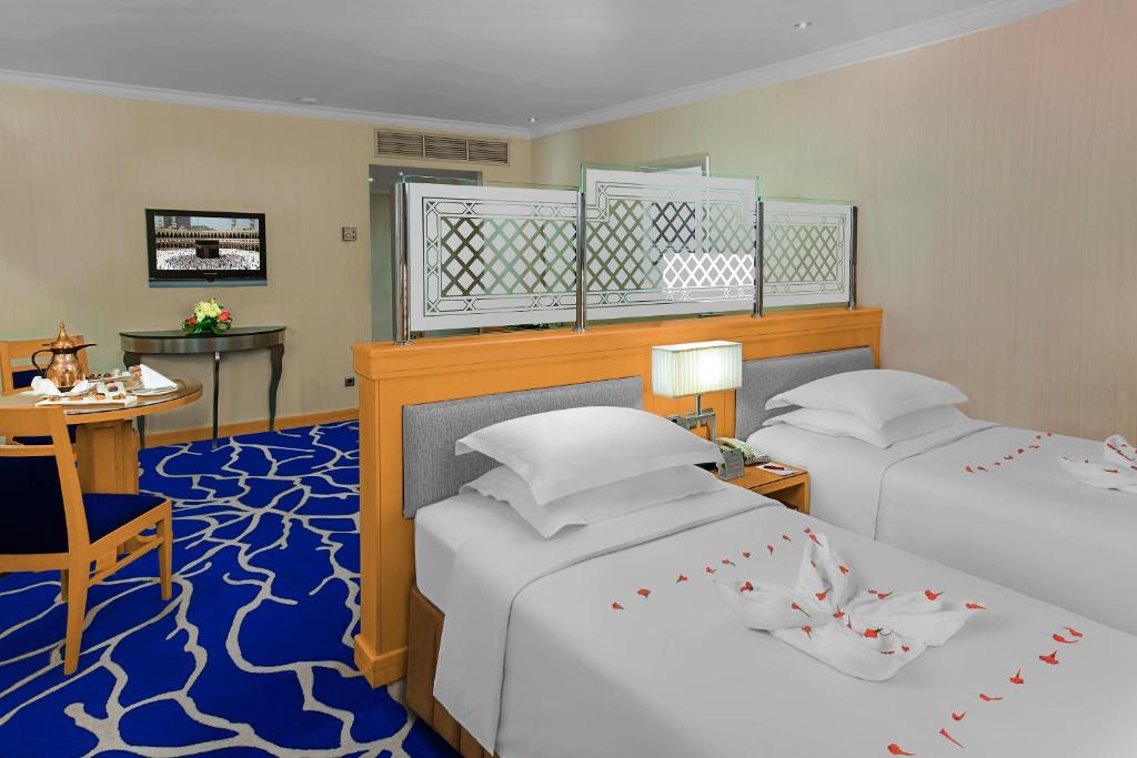 Junior Suite City View with Twin Bed